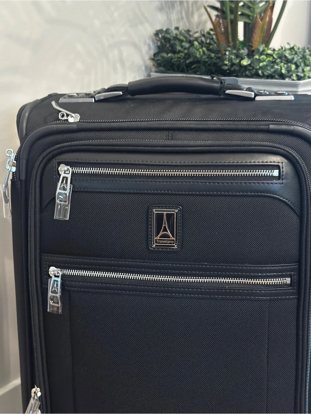 Travelpro Platinum Elite Carry-On Business Plus Spinner luggage suitcase travel